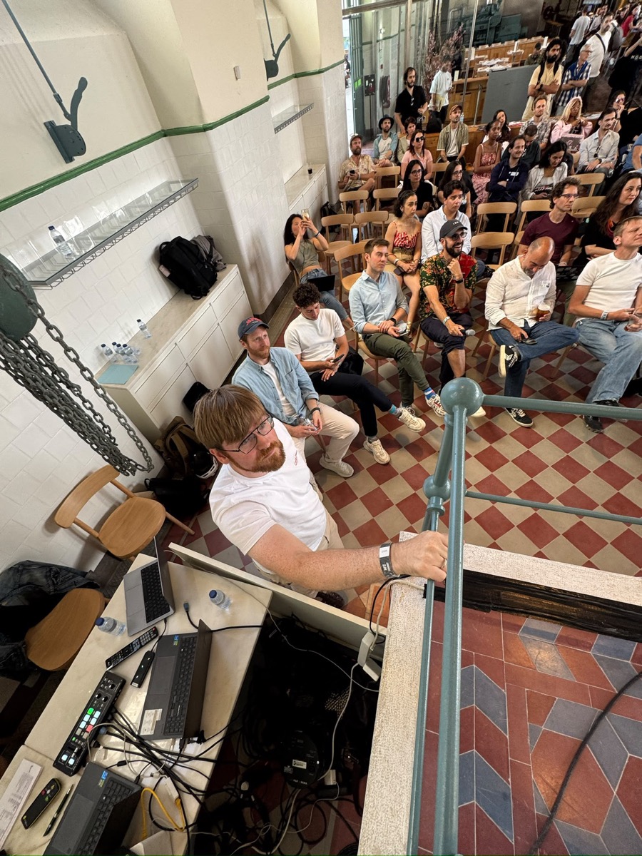 Crowd at Vibe-a-thon demo day